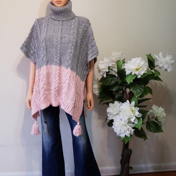 BCBGeneration Sweaters - BCBGeneration Cable-Knit Poncho Rose/Smoke sz 1